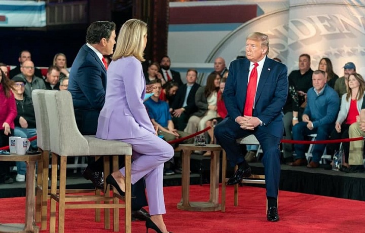 Má se Donald Trump bát nakažení?