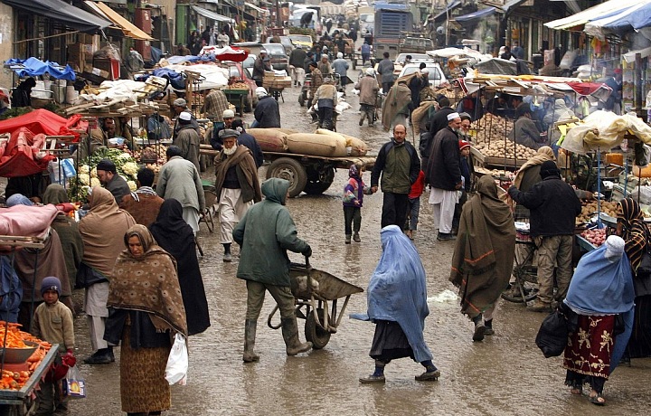 Väčšina krajiny je veľmi chudobná.