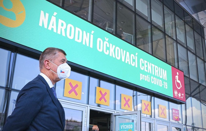 Babiš u očkovacího centra O2 Universum