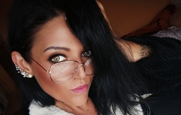 Bára v civilním oblečení. 