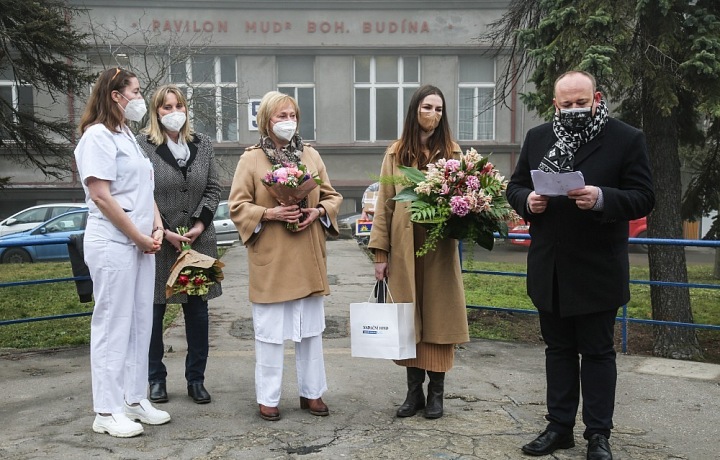 David s lékařkami a paní a slečnou Zemanovou. 