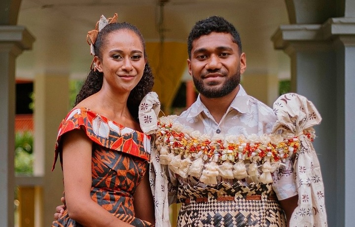 Tradičný svadobný odev na Fidži
