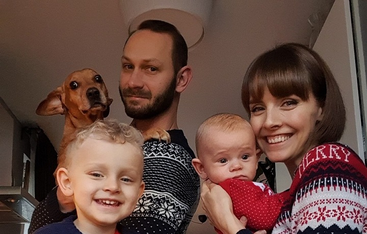 Gabriela s manželem a syny o Vánocích