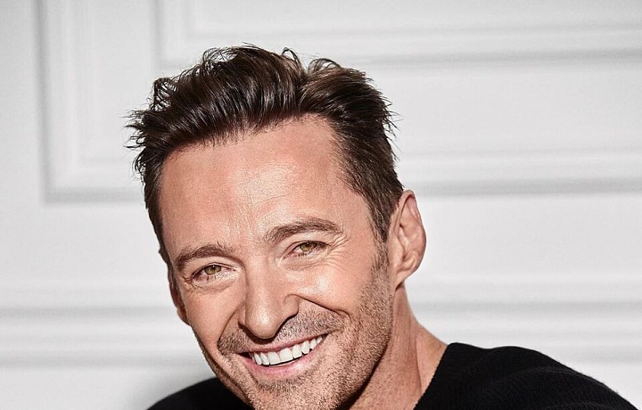 Hugh Jackman v černém svetru