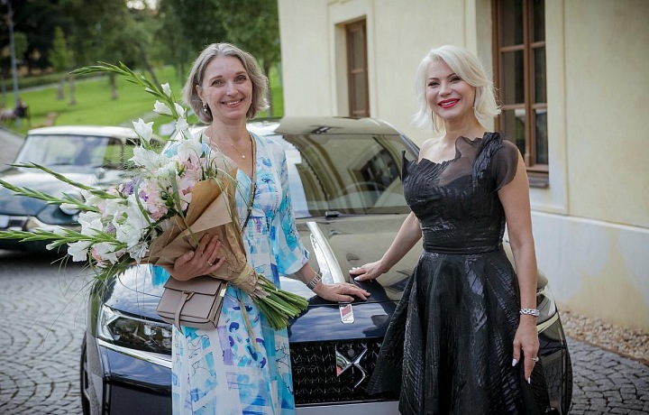 Martina Bedrnová s módní návrhářkou Natali Ruden.