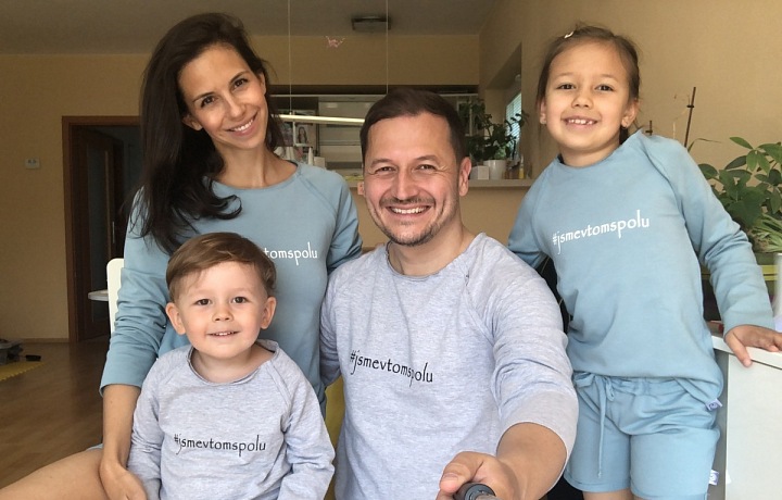 Vojtěch Bernatský s rodinou.