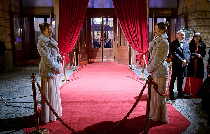 Príchod na Česko-Slovenský ples
