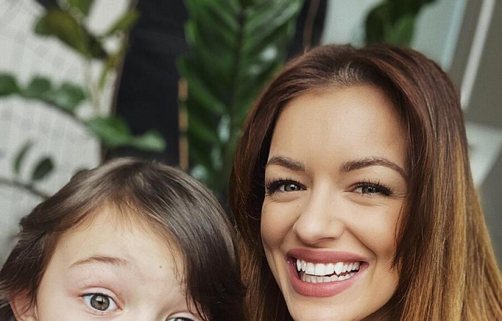 Jitka se svou dcerou. 