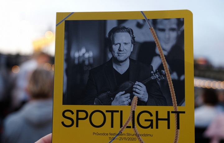 Katalog Struny podzimu s fotografií Daniela Hopea