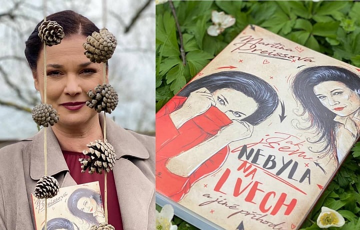 Martina se svou knihou. 