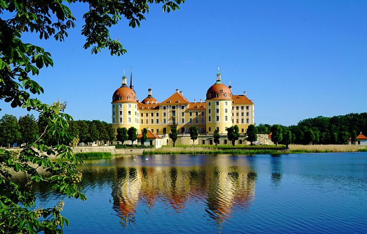 Zámek Moritzburg, kde se natáčely Tři oříšky pro Popelku