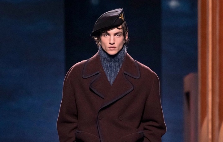 Muž na přehlídce Dior FW2021