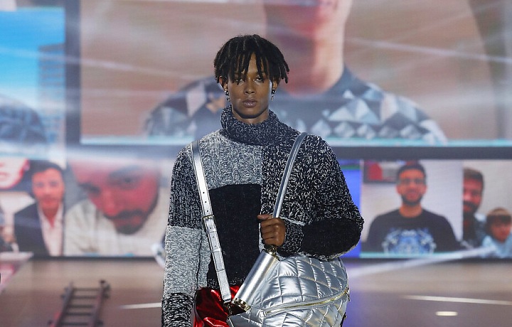 Muž na přehlídce Dolce & Gabbana FW2021