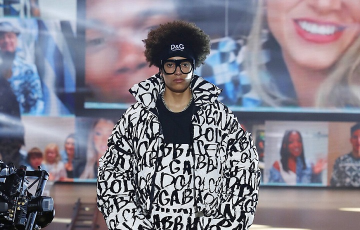 Muž na přehlídce Dolce & Gabbana FW2021