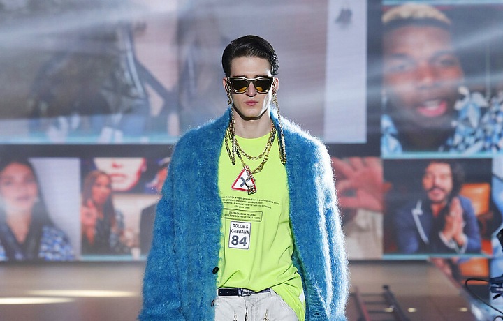 Muž na přehlídce Dolce & Gabbana FW2021