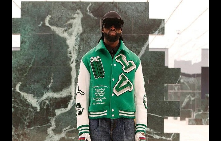 Muž na přehlídce Louis Vuitton FW2021