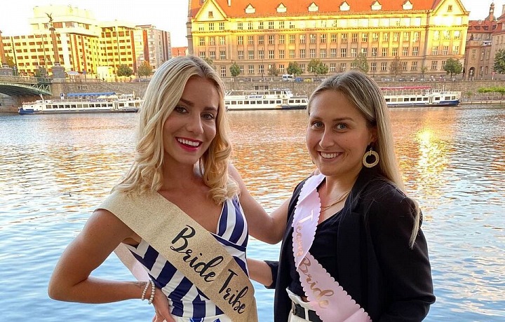 Natália s kamarádkou