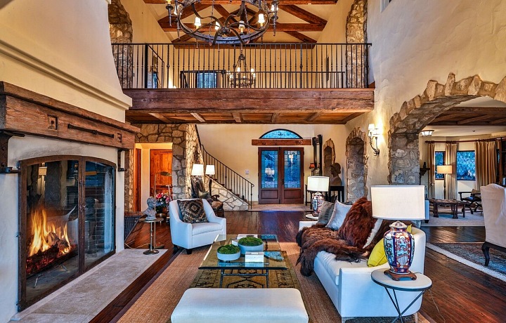 Obývací část domu Mela Gibsona