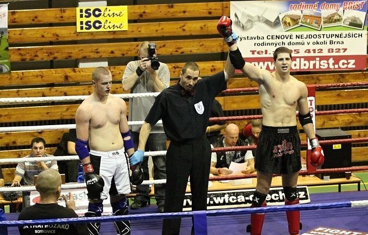 Jiří na starší fotografii jako mladý kluk.