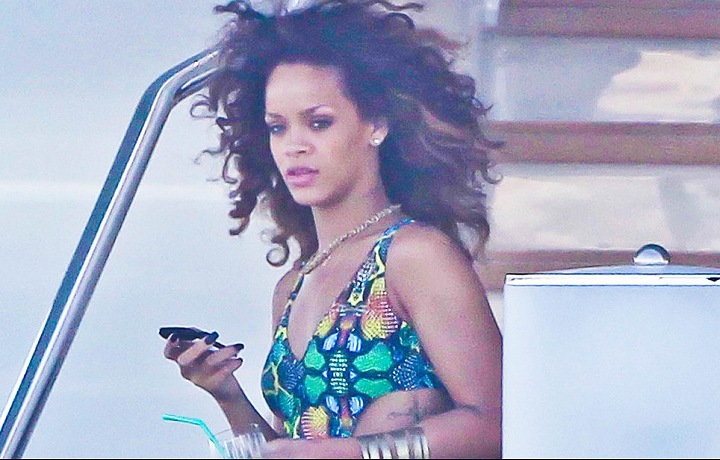 Rihanna se odvážných vzorů nebojí