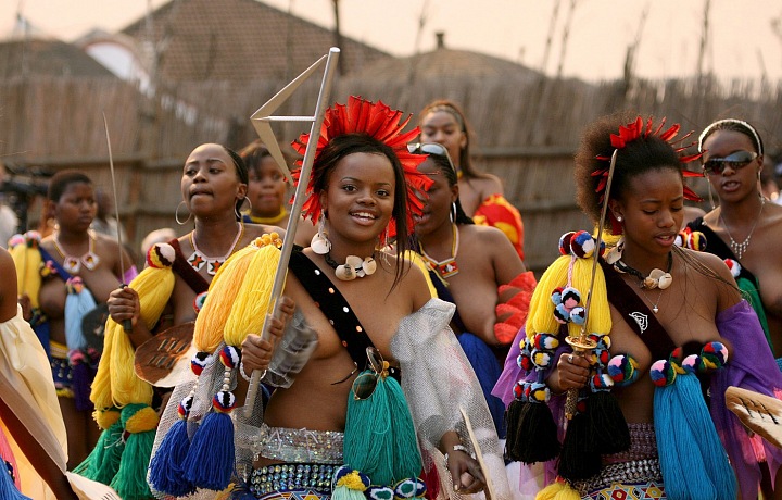 Kráľ si nevestu vyberá počas veľkolepého festivalu