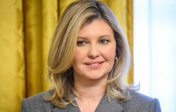Olena Zelenská vždy volí nádherne padnúce doplnky
