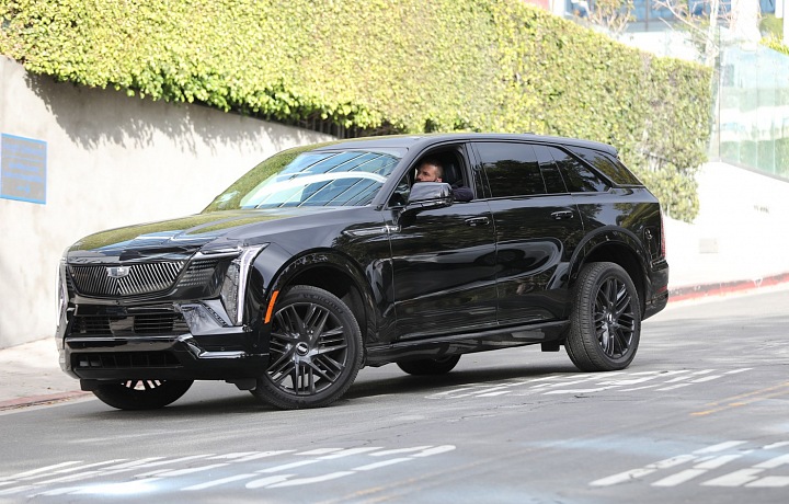 Ben Afflack vo svojom aute, január 2025
