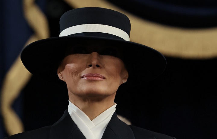 Melanie Trump mala veľký klobúk