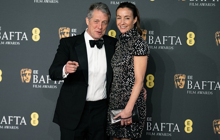 Hugh Grant a Anna Elisabet Eberstein