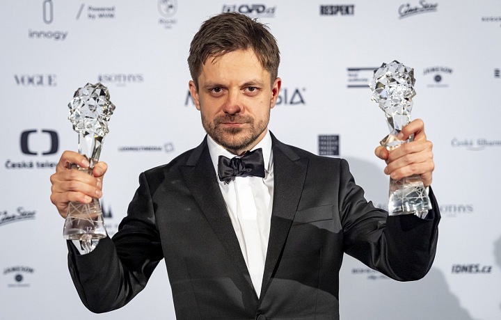 Jiří Mádl s cenami Český lev