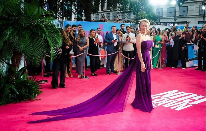 Fialovej Pamele to pristane