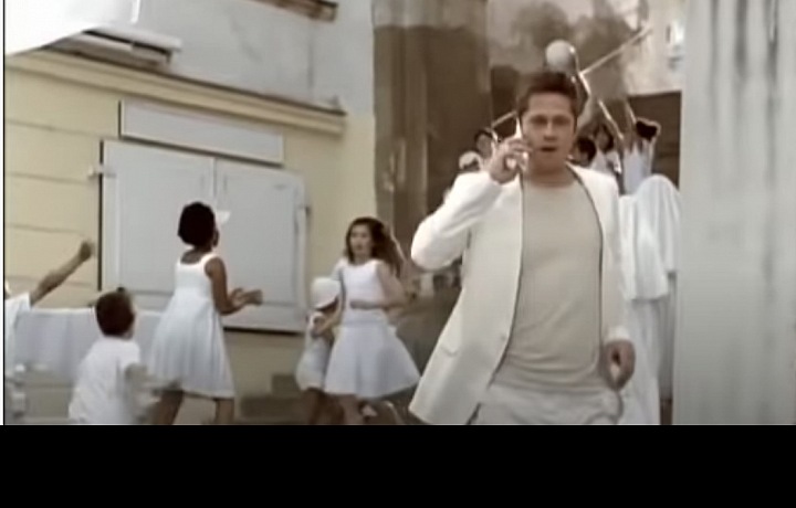 Reklama s Bradem Pittem 