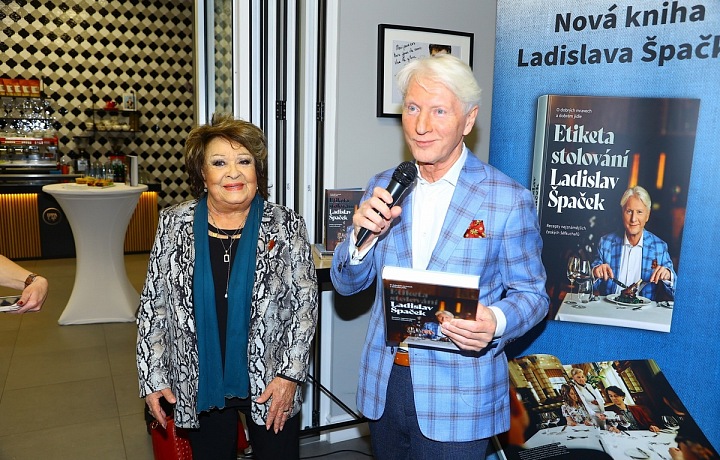 Ladislav Špaček s letitou kamarádkou Jiřinou Bohdalovou.