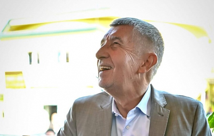 Babiš se psem. 
