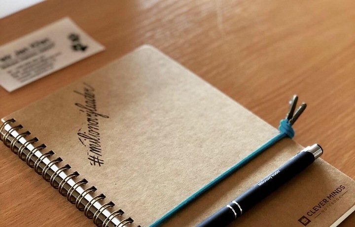 Detail sešitu pro účastníky seminářů Petra Jana Křena s názvem Milionový leader.