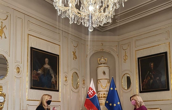 Terezie se slovenskou prezidentkou Zuzanou Čaputovou. 