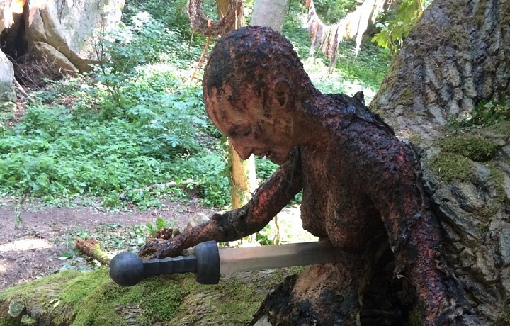 Hana v masce při natáčení