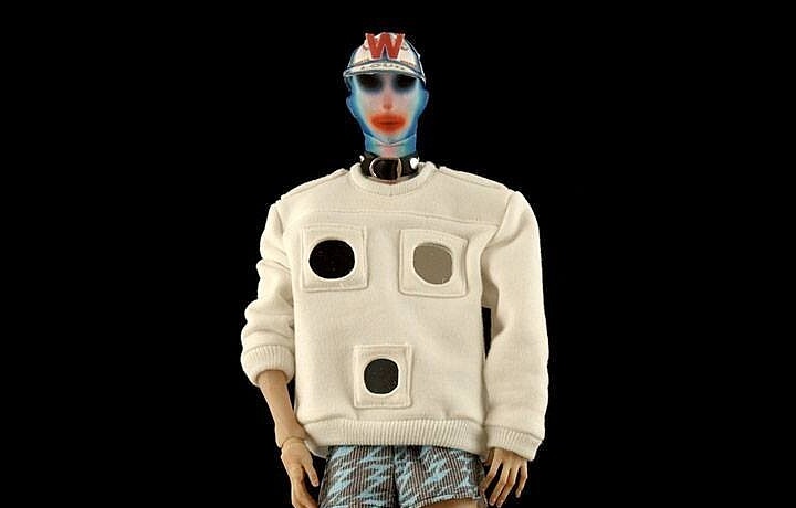 Pánský model z kolekce Walter Van Beirendonck SS 2021