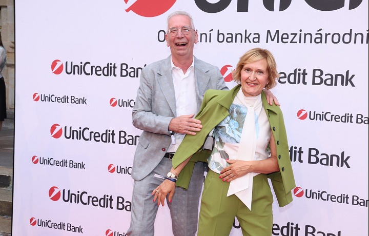 Petr Neužil s manželkou