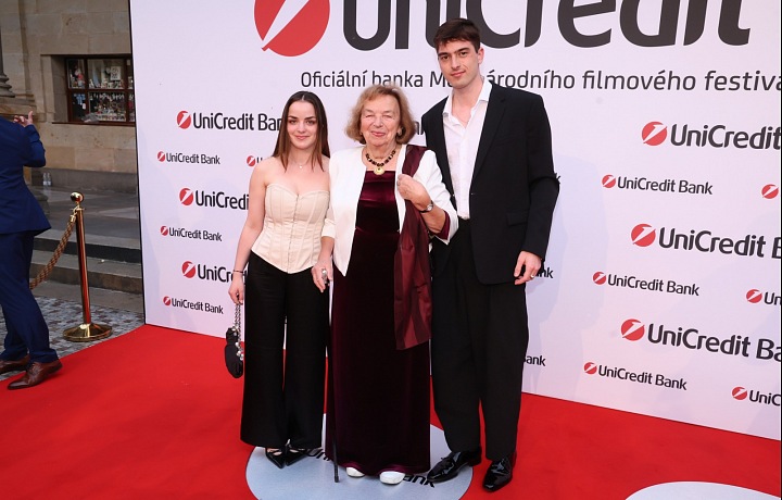 Livia Klausová s vnoučaty