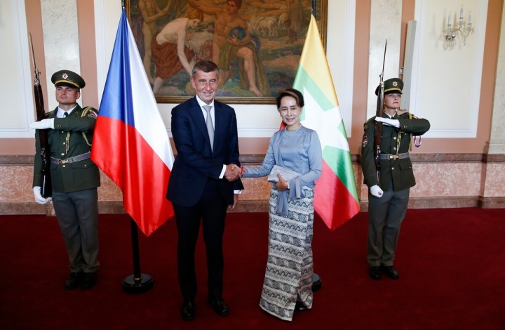 Aun Schan Su Ťij a Andrej Babiš