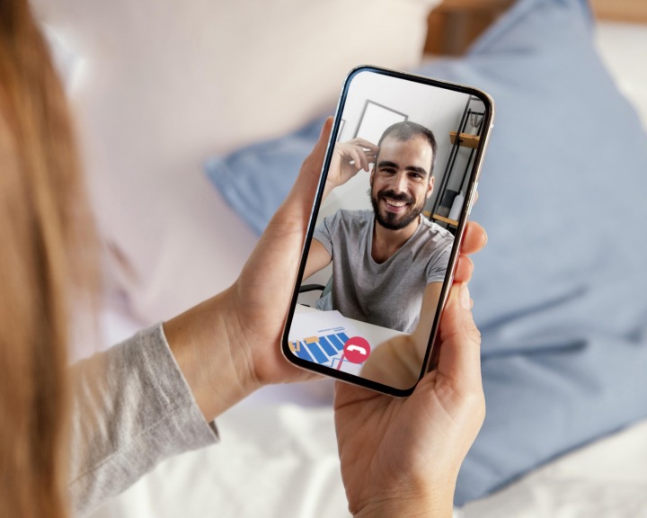 Fiktosexualita a AI-lationships sú pojmy, ktoré označujú nové formy citových a vzťahových väzieb v digitálnej ére.