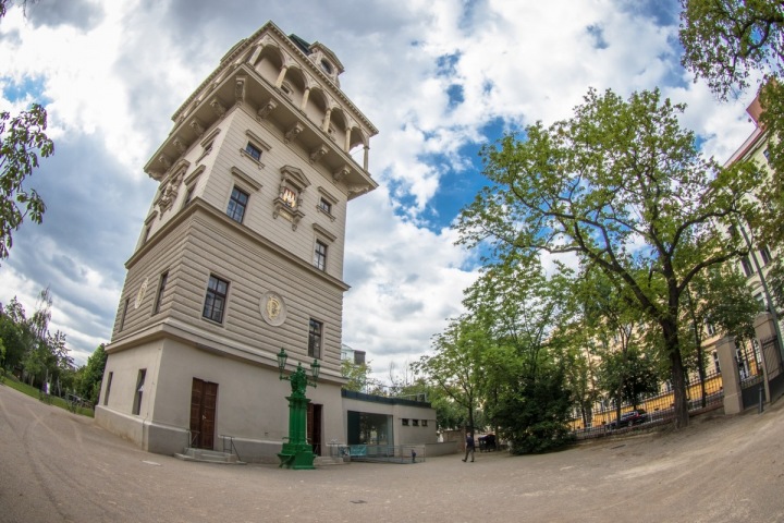 Vodárenská věž na Letné