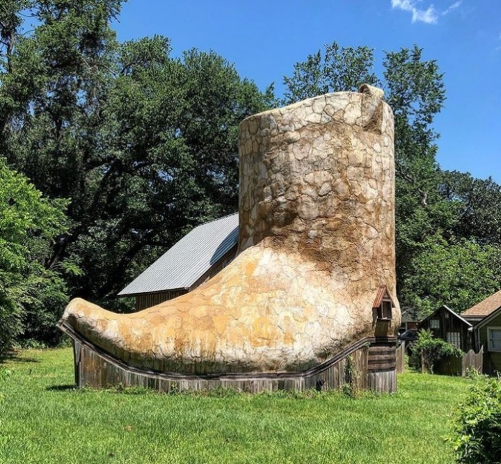 Dům, který vypadá jako kovbojská bota