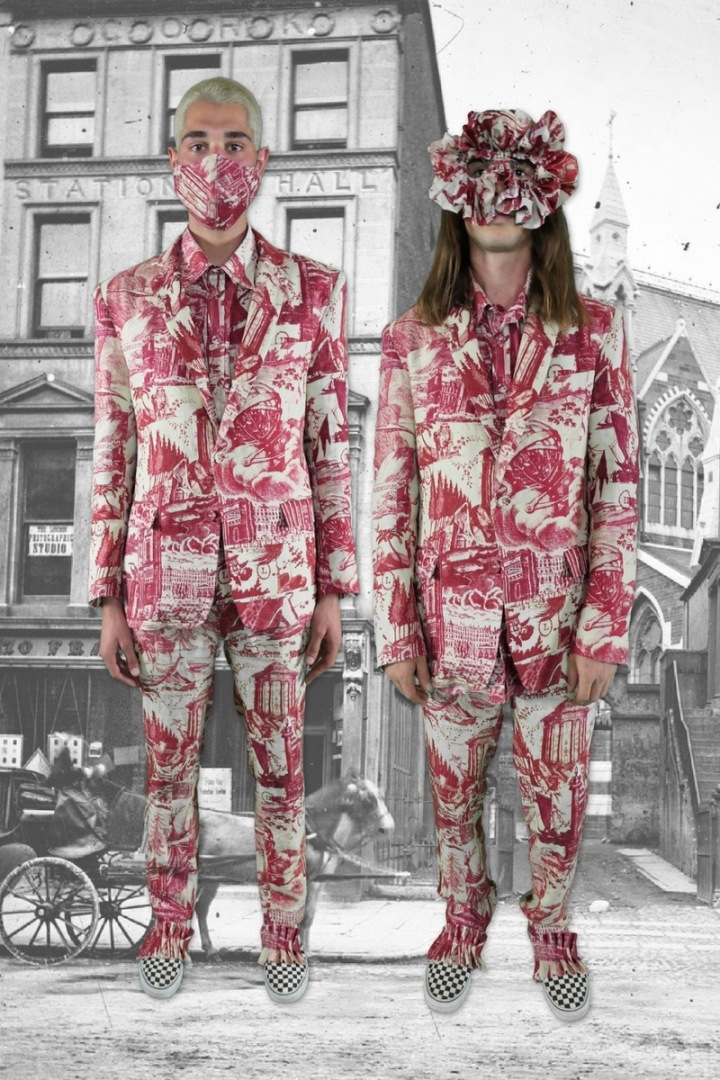 Dva muži barevném oblečení Libertine