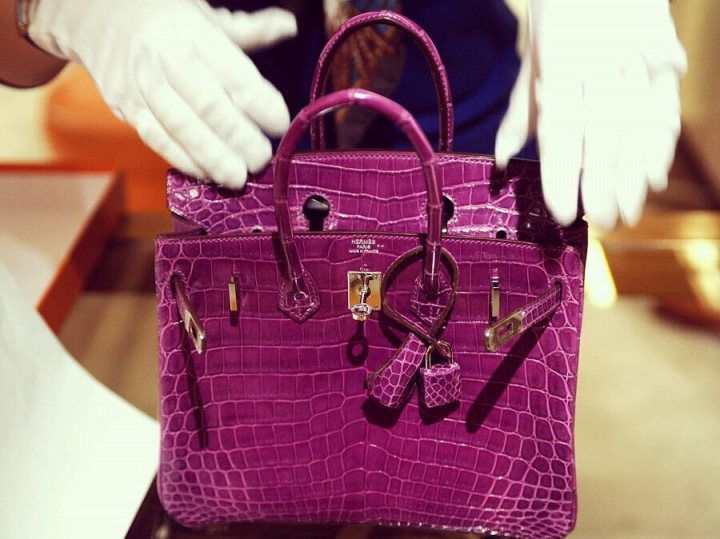 Fialová kabelka Hermès Birkin