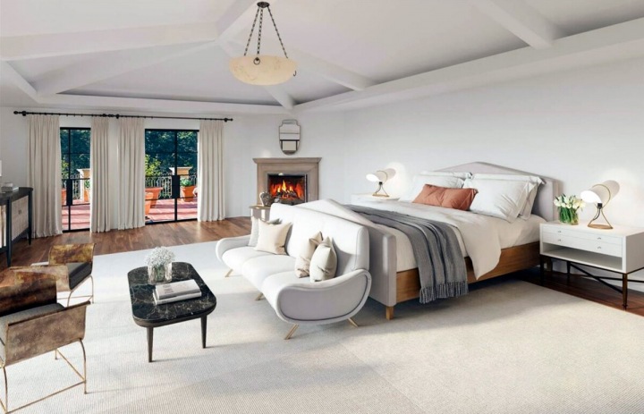 Hlavní ložnice v bílé barvě.