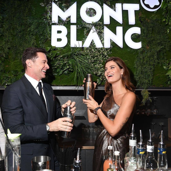 Hugh Jackman se usmívá