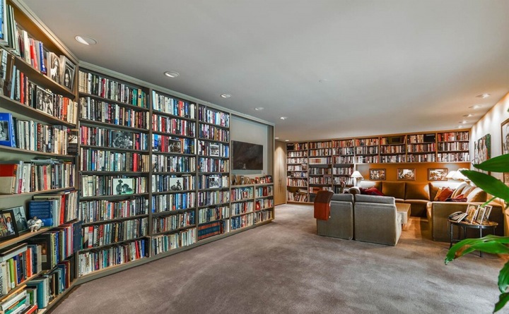 Knihovna v sídle Adele