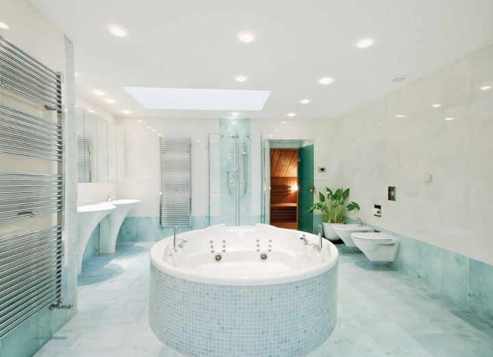 Koupelna ve vile se SPA.  